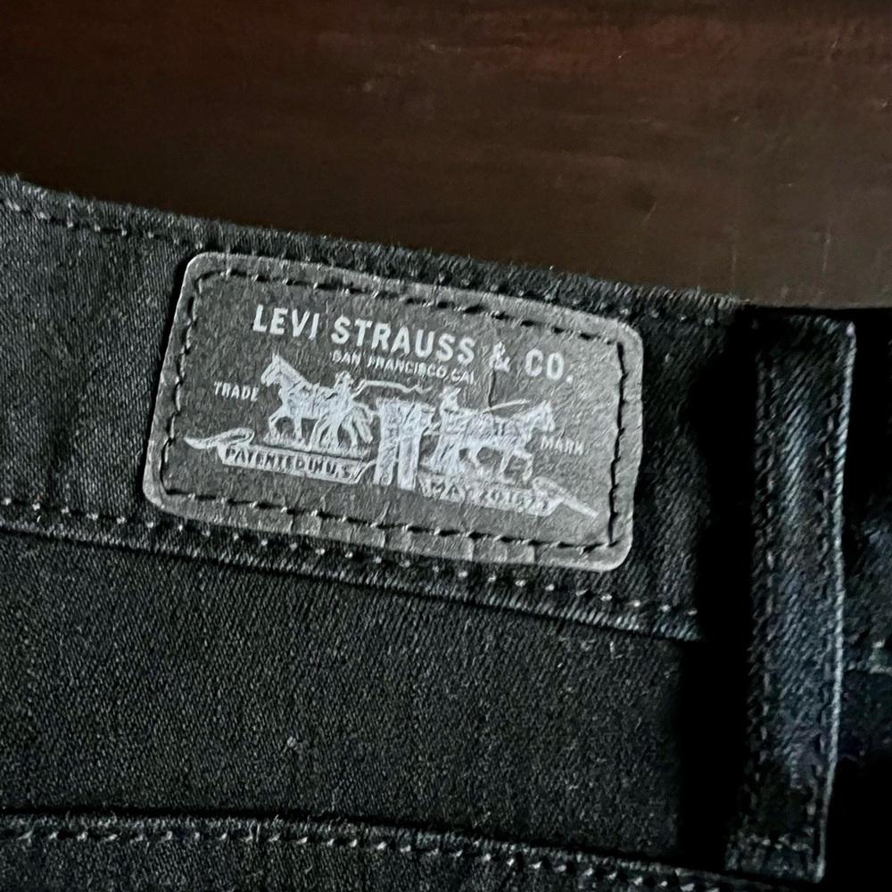 Levi’s 512 Perfectly Slimming Bootcut Jeans - Picture 4 of 11